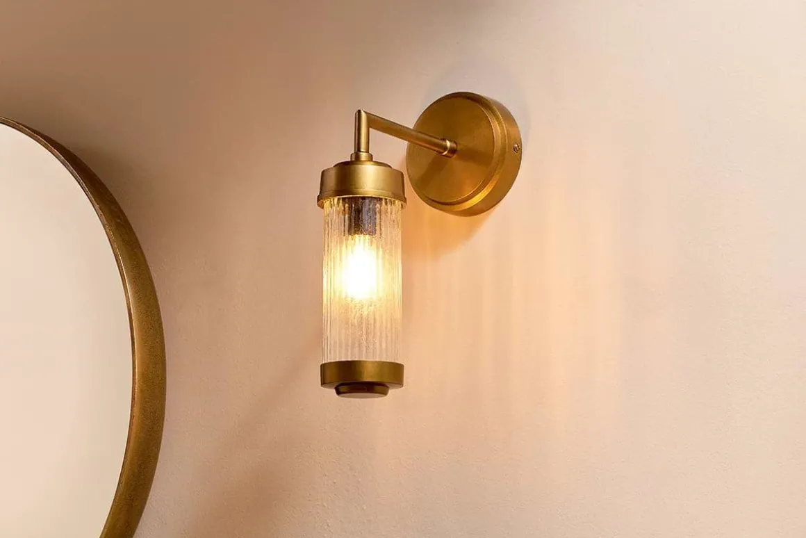Akurdi Bathroom Single Wall Lamp