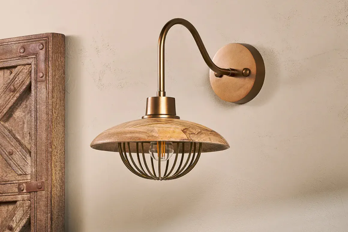 Chakai Mango Wood Wall Lamp - Natural & Antique Brass
