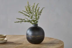Endo Recycled Iron Vase - Black
