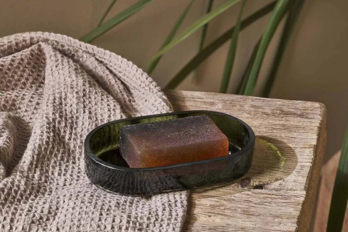 Ilcoso Recycled Hammered Glass Soap Dish - Green