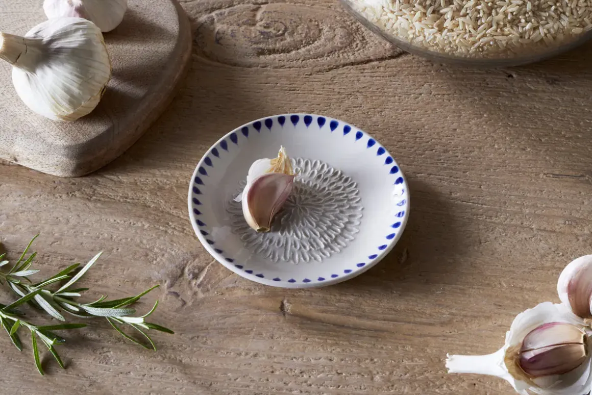 Indigo Drop Garlic Grater - Cream & Indigo