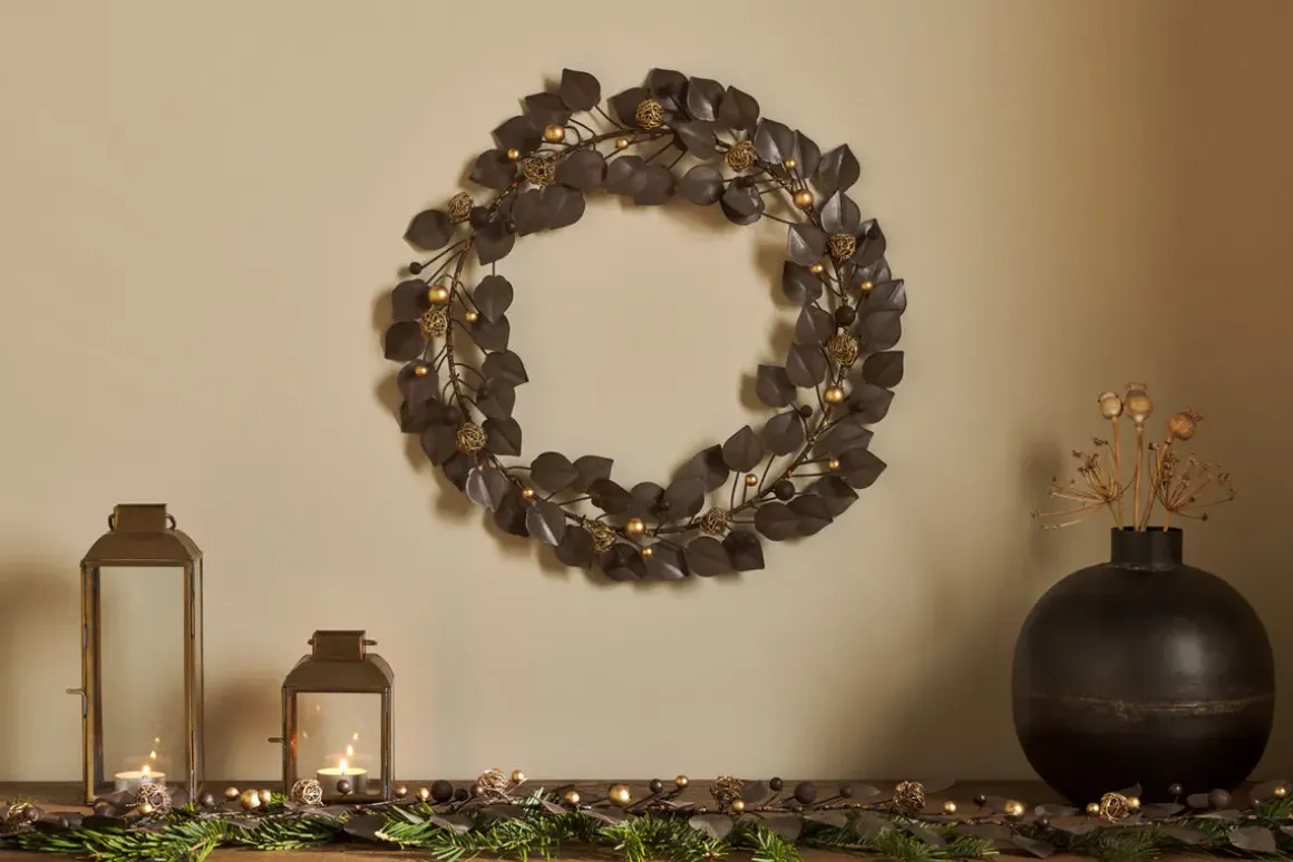 Ishana Wreath - Antique Brass