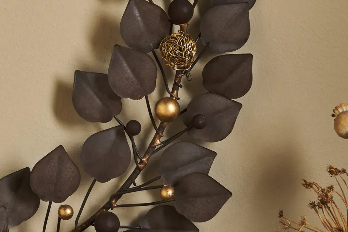 Ishana Wreath - Antique Brass