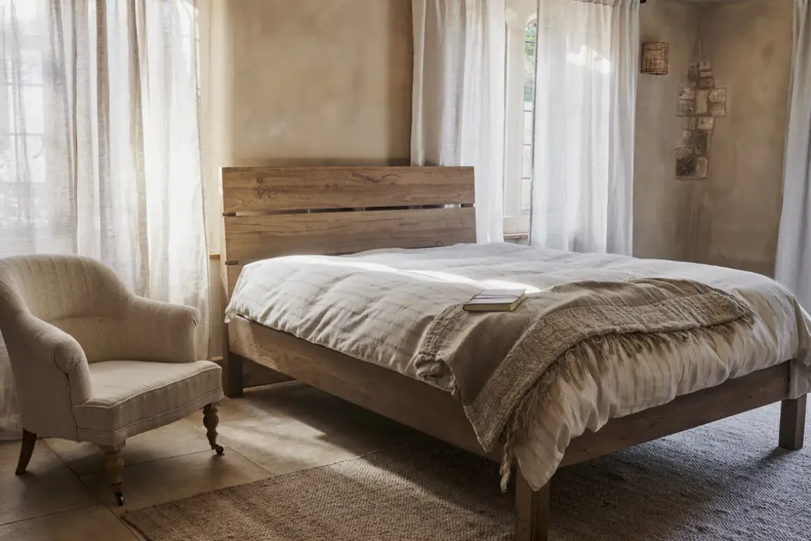 Iya Reclaimed Wood Bed - Natural