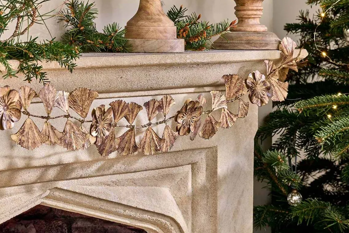 Khamila Leaf Garland