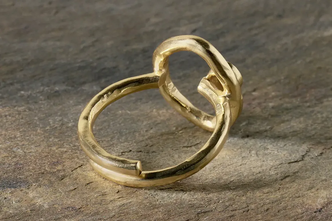 Mari Labradorite Ring - Gold