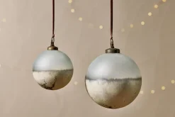 Ngolo Giant Bauble