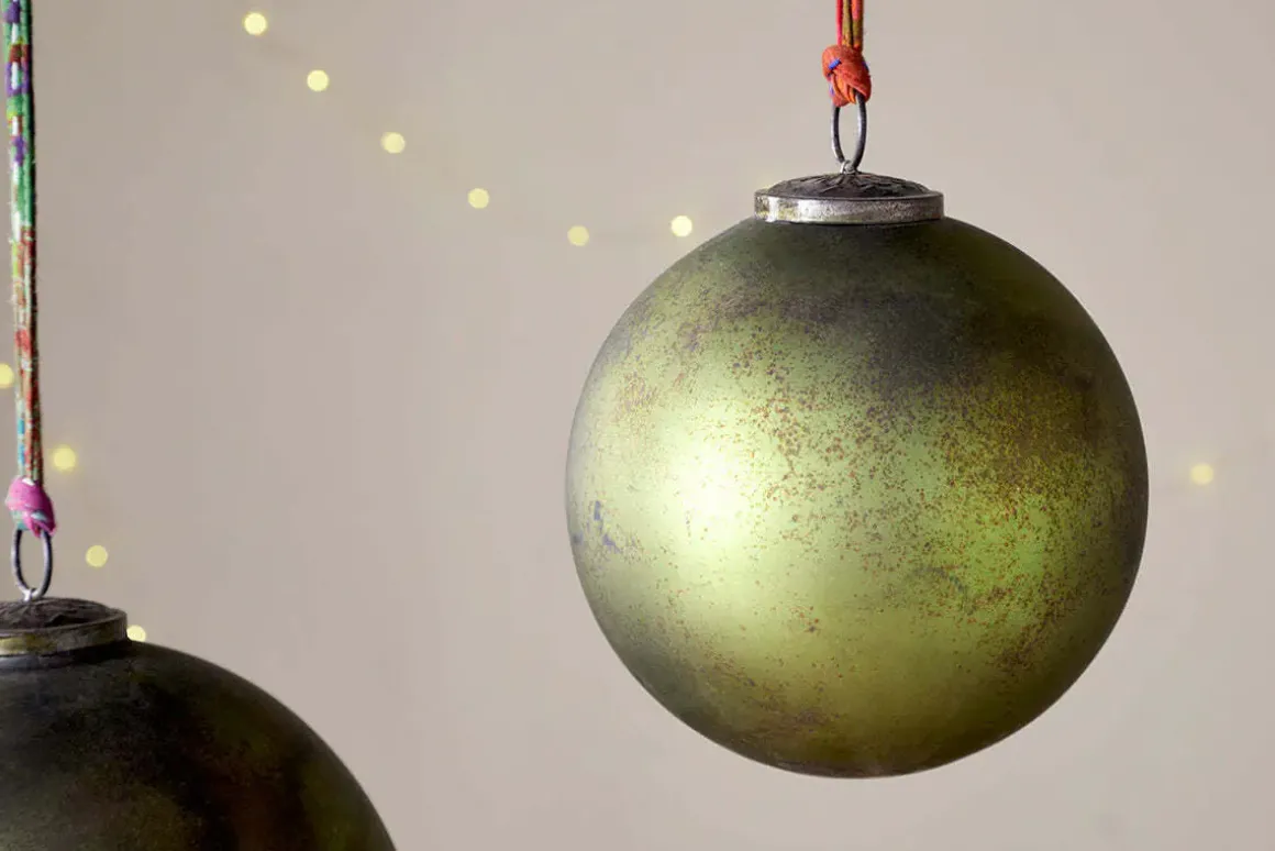 Oko Giant Bauble - Matt Green