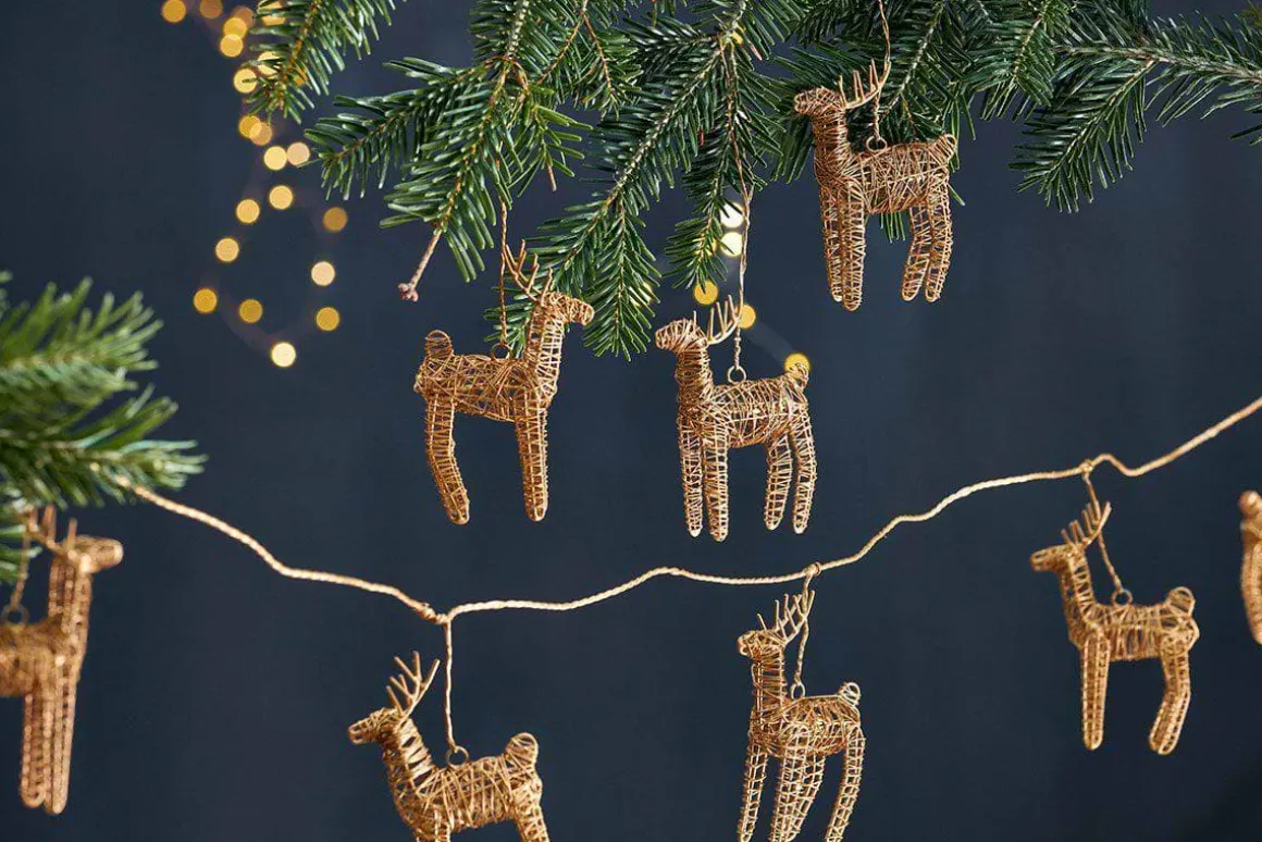 Ramya Wire Reindeer Garland