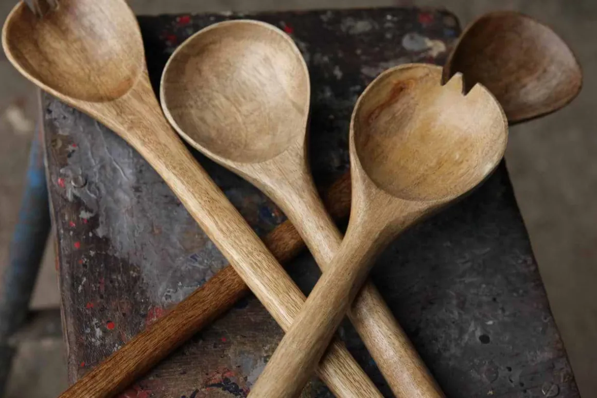 Salad Servers - Mango Wood (Set of 2)