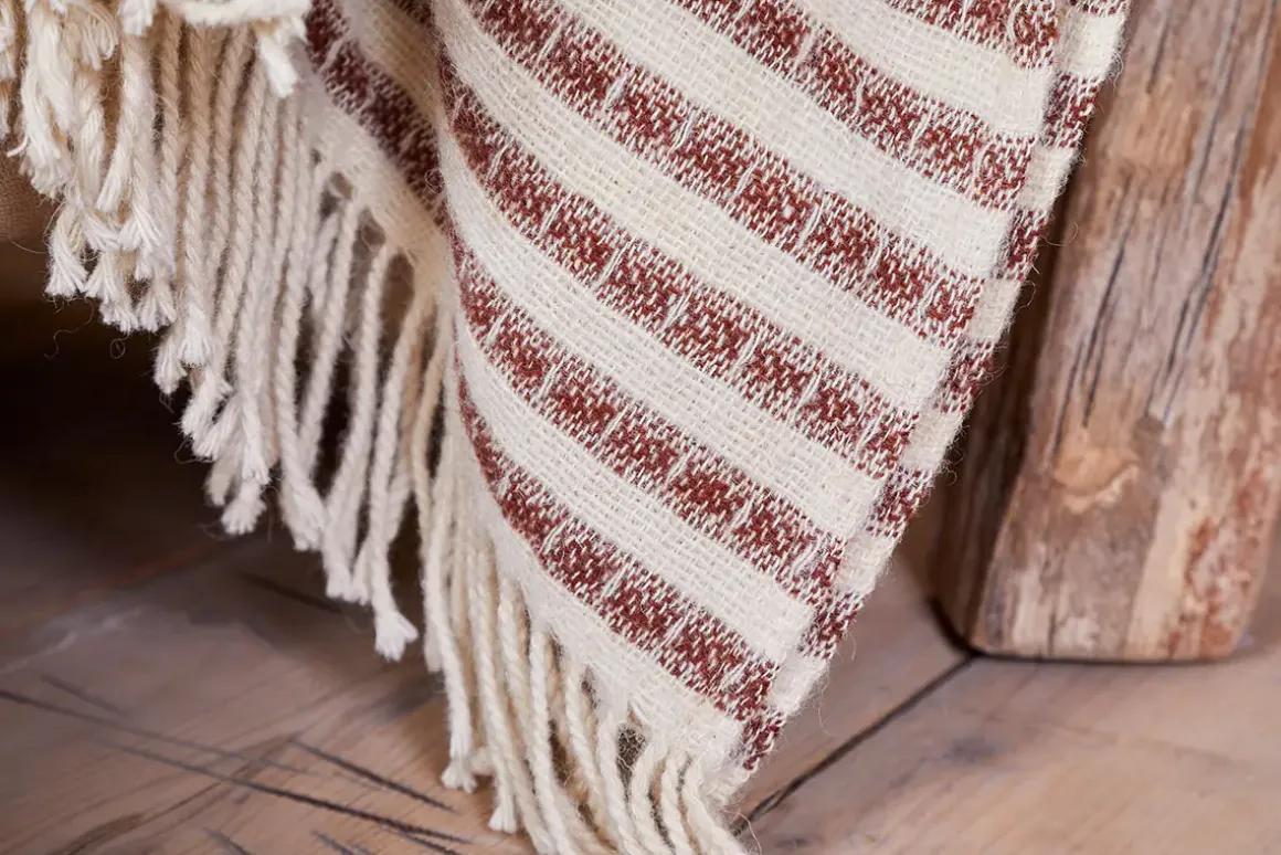 Sanval Wool Throw - Burgandy