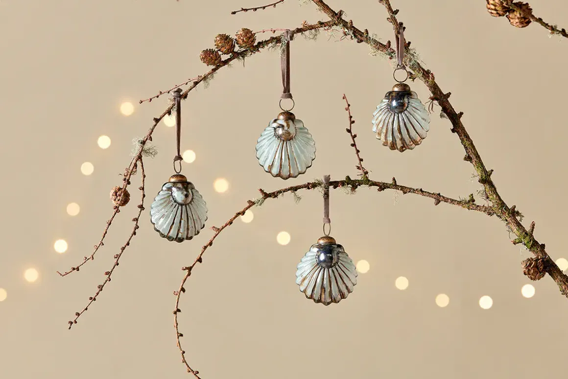 Sohni Shell Baubles - Gold & Cream - (Set of 4)