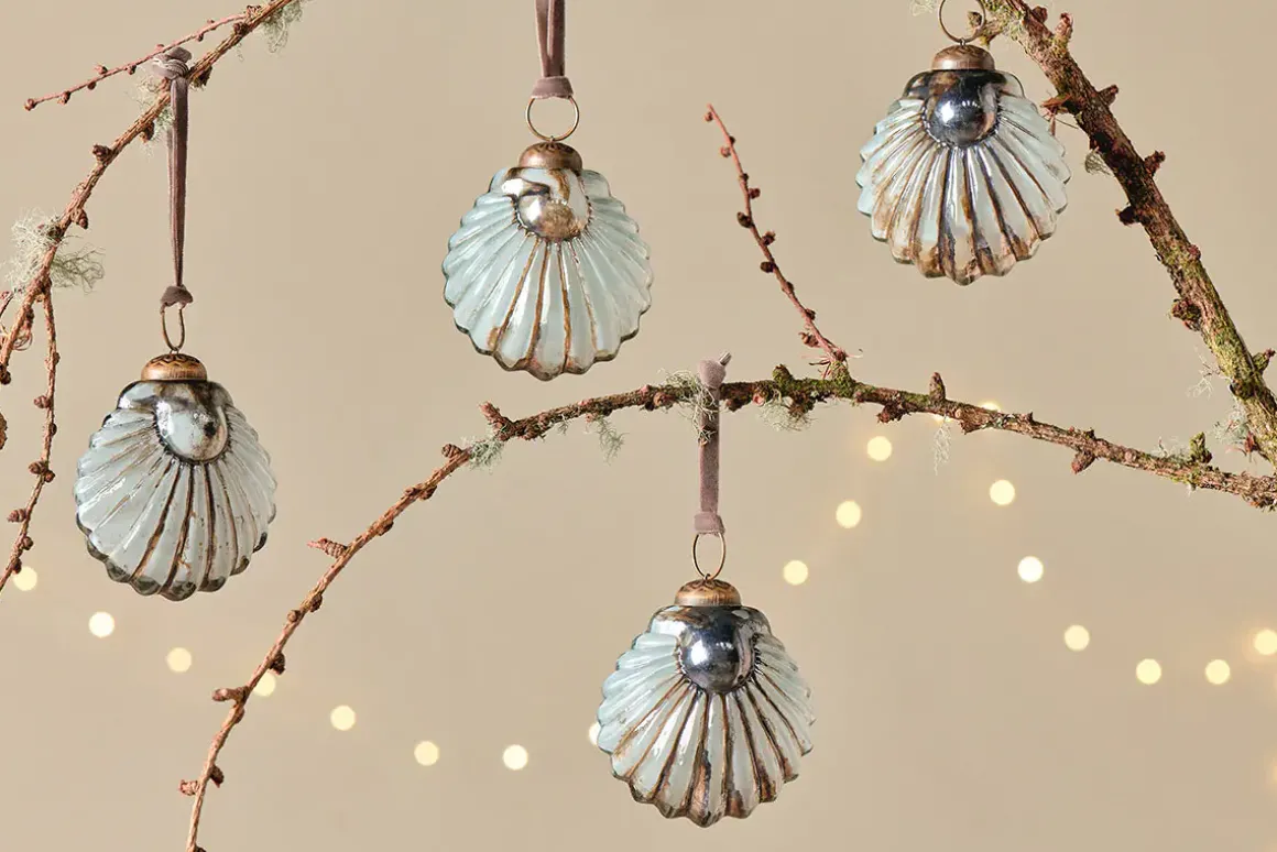 Sohni Shell Baubles - Gold & Cream - (Set of 4)