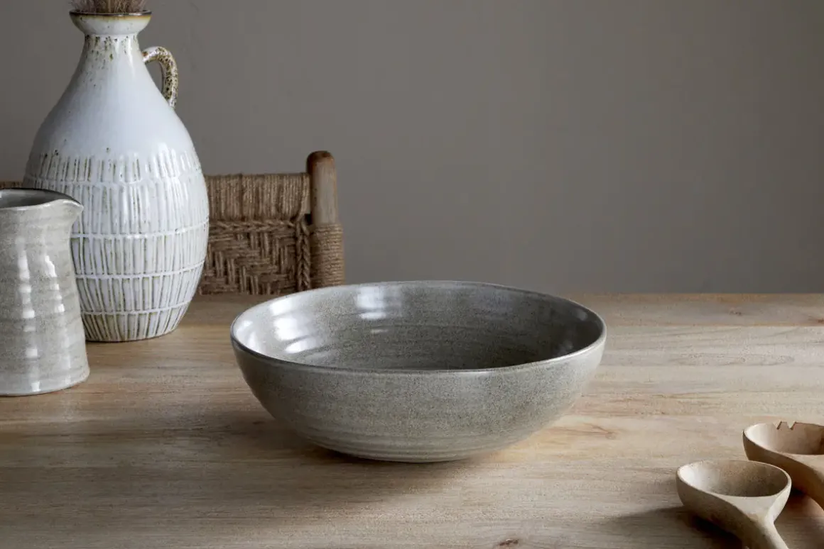 Valinha Earthenware Serving Bowl - Grey