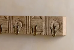 Veduru Mango Wood Carved Hook - Natural (Row of 6)