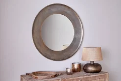 Yakira Mirror