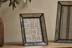 Yash Antique Glass & Iron Photoframe - Antique Black